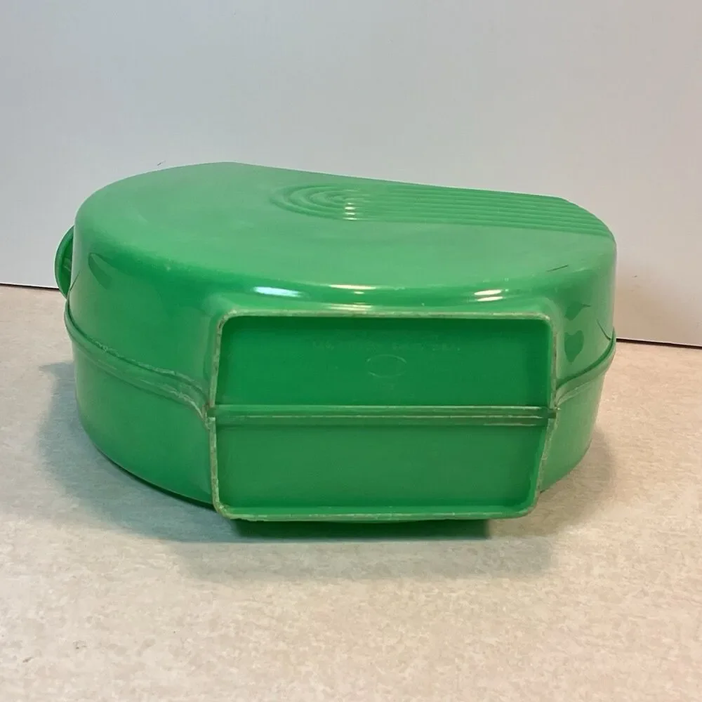 VTG Green Plastic Refrigerator Pitcher  Hinged Spout Handle 1940s Mid Century